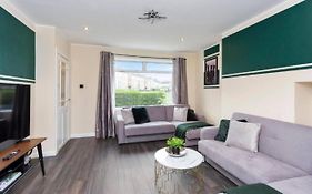 Boutique Edinburgh 3 Bed House - Parking - Garden